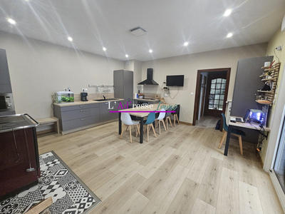 Maison traditionnelle - 194 m² - 9 pièces