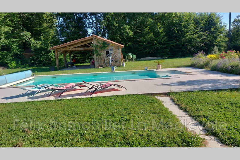 Maison - 183 m² - 7 pièces