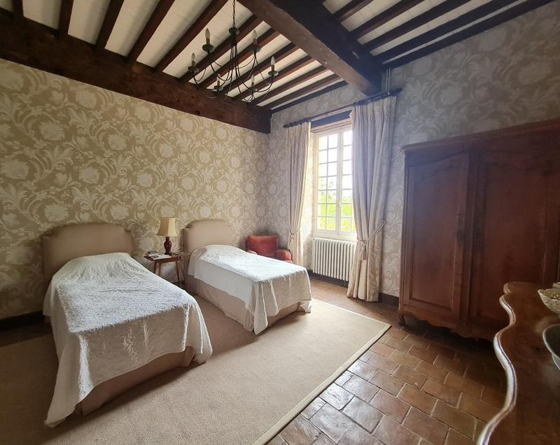 Maison - 550 m² - 14 pièces