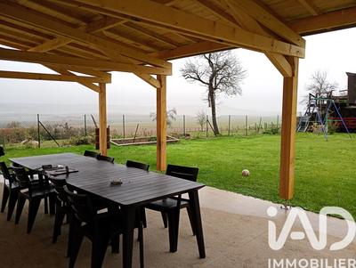 Maison - 201 m² - 7 pièces