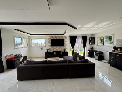 Maison contemporaine - 136 m² - 6 pièces