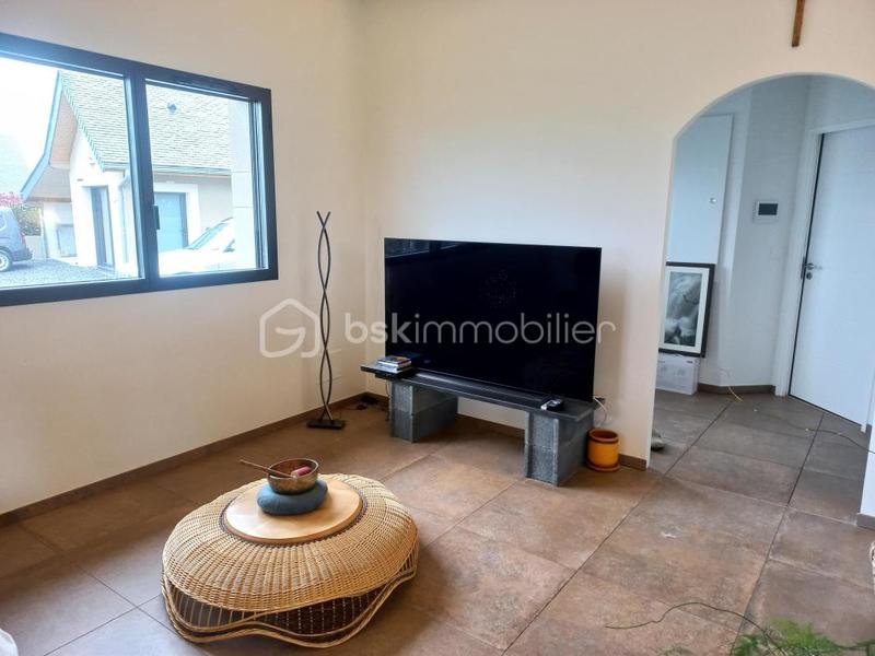 Maison traditionnelle - 220 m² - 8 pièces