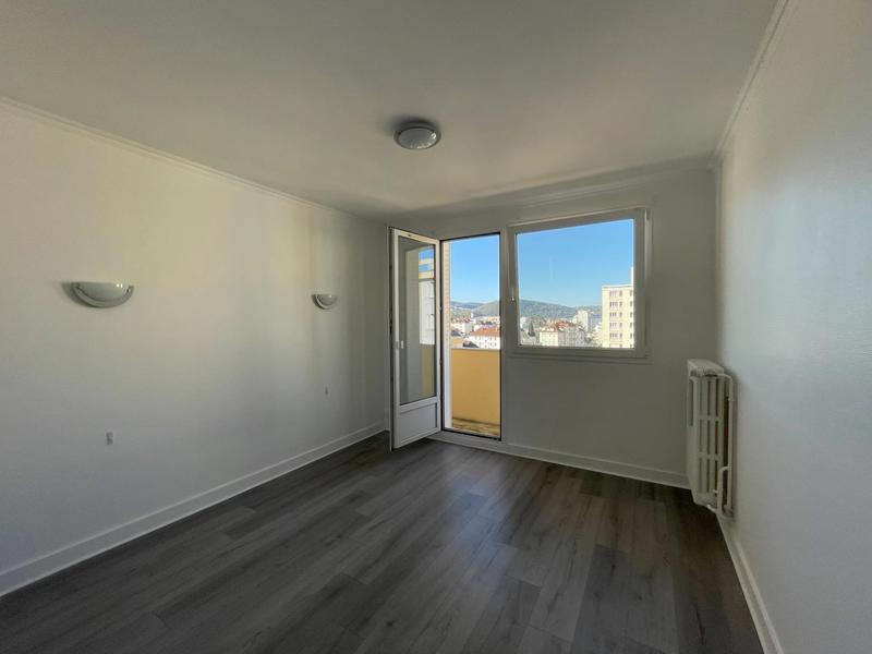 Appartement - 81 m² - 5 pièces