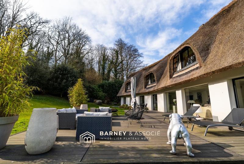 Maison - 302 m² - 7 pièces