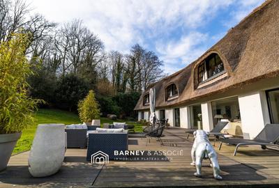 Maison - 302 m² - 7 pièces