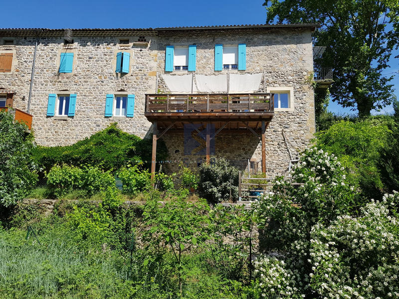 Maison - 140 m² - 6 pièces
