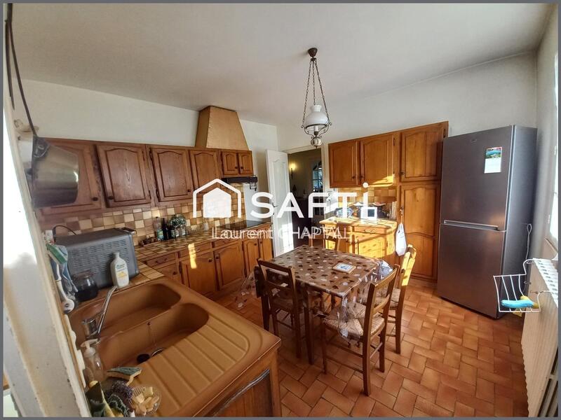 Maison - 180 m² - 8 pièces