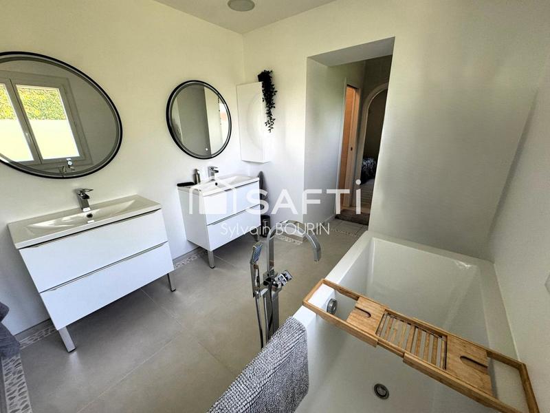 Maison - 289 m² - 9 pièces