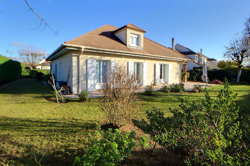 Maison - 185 m² - 7 pièces