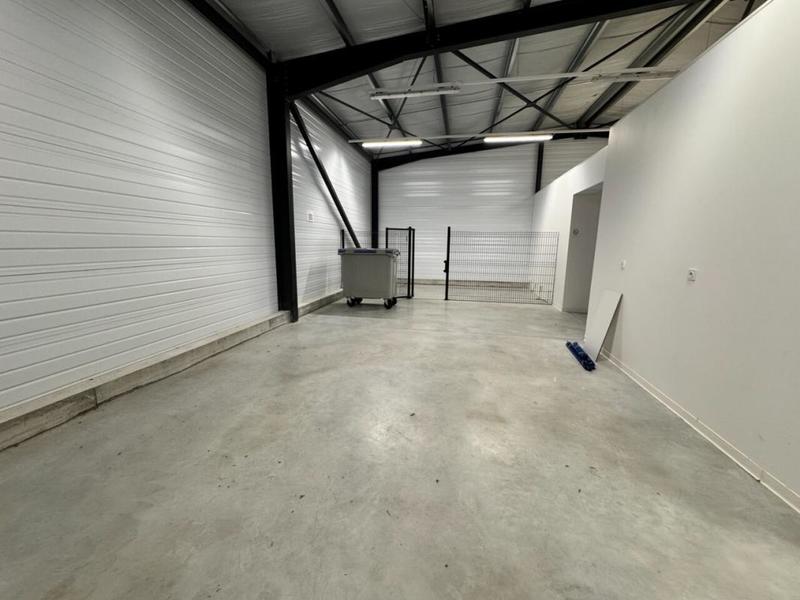 Local commercial - 167 m² - 1 pièce