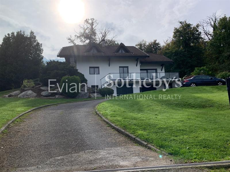 Maison - 185 m² - 7 pièces