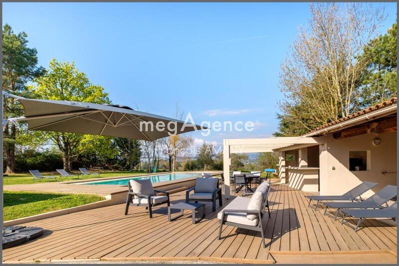 Maison - 296 m² - 8 pièces