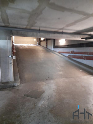 Parking / Garage - 11 m²