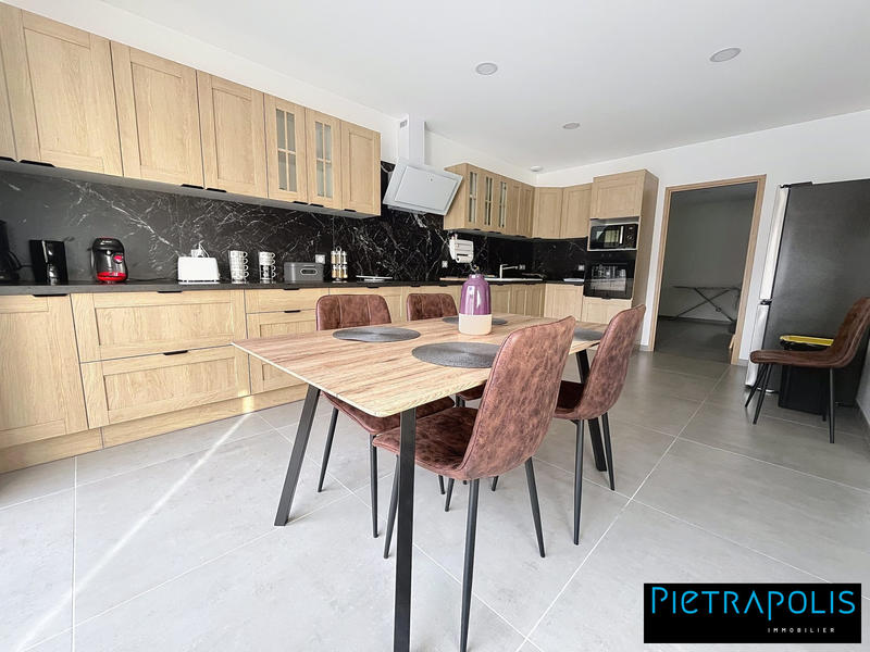 Maison - 138 m² - 4 pièces