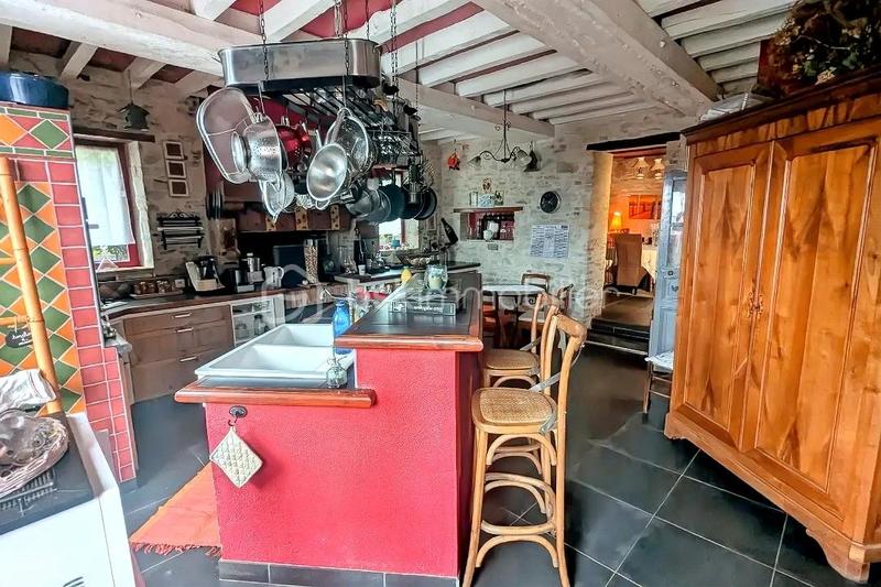 Maison - 202 m² - 7 pièces