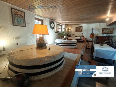 Maison - 180 m² - 7 pièces