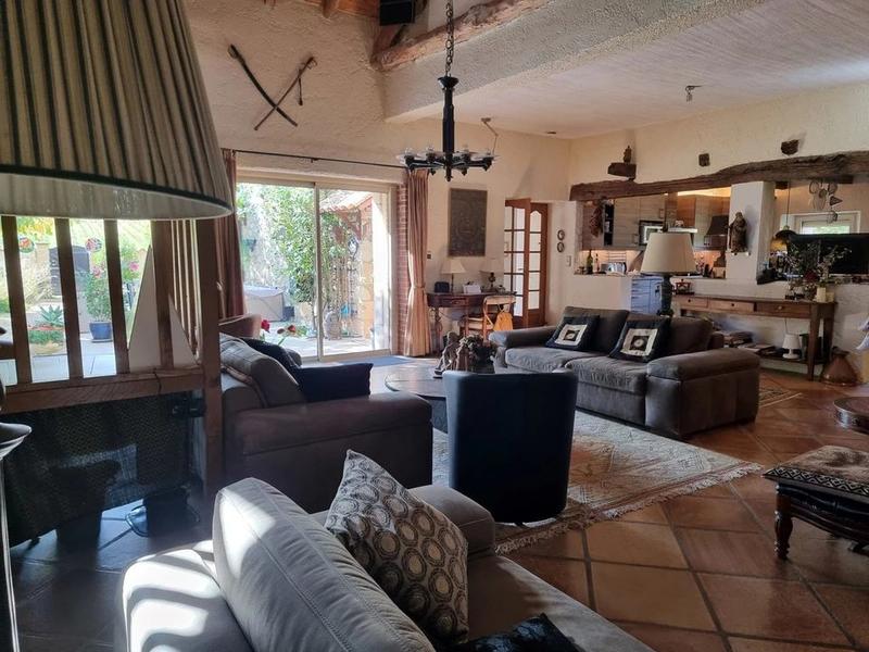 Maison - 226 m² - 6 pièces