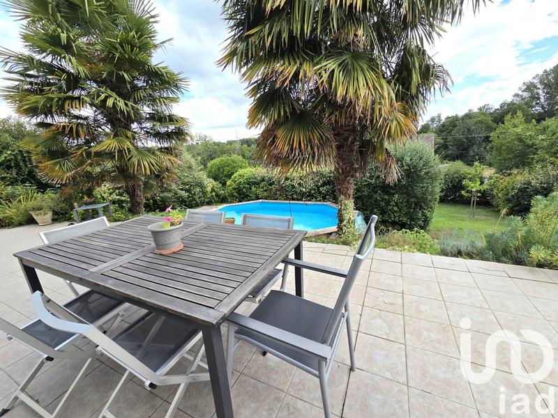 Maison - 213 m² - 7 pièces