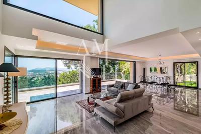 Villa - 370 m² - 8 pièces