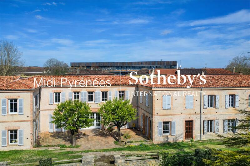 Maison - 550 m² - 20 pièces