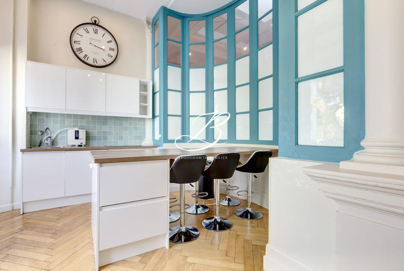 Appartement - 165 m² - 4 pièces