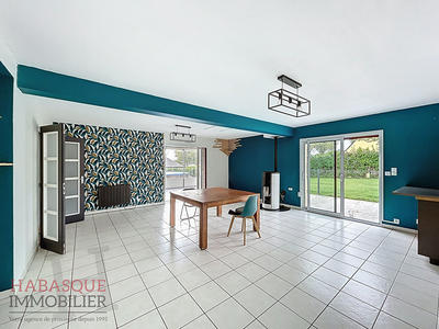 Maison - 230 m² - 7 pièces