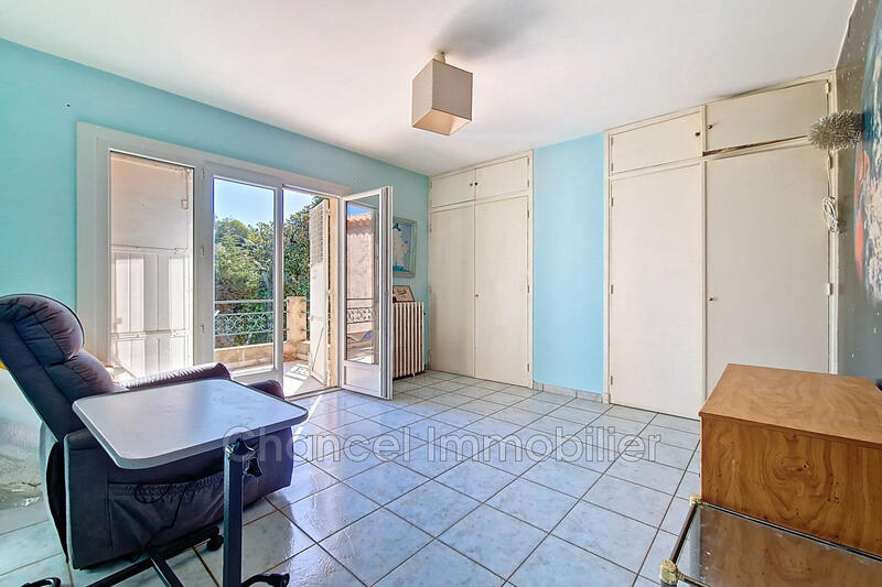 Maison - 201 m² - 6 pièces