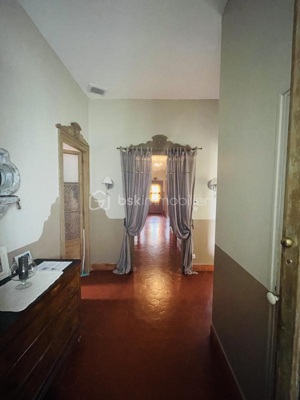 Demeure - 200 m² - 7 pièces