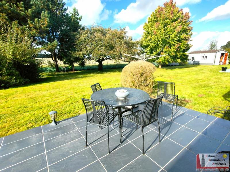 Pavillon - 330 m² - 6 pièces