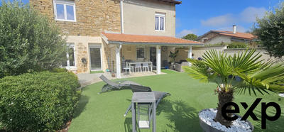 Maison - 220 m² - 5 pièces