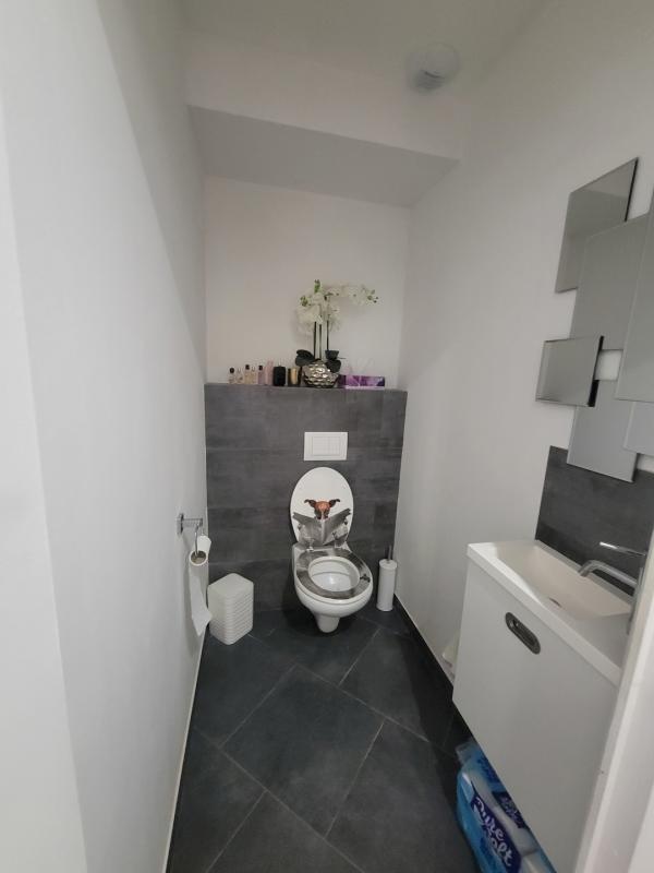 Maison - 215 m² - 10 pièces