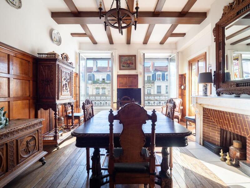 Appartement - 90 m² - 3 pièces