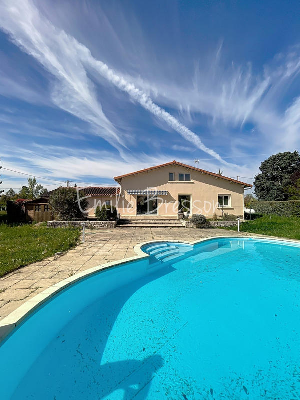 Maison traditionnelle - 164 m² - 5 pièces