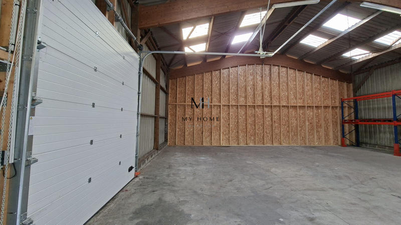 Entrepôt - 150 m²