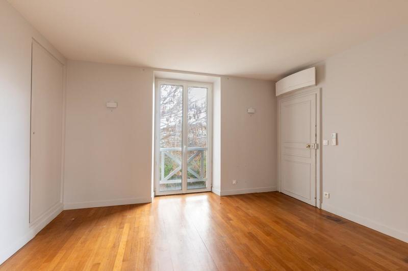 Maison bourgeoise - 250 m² - 14 pièces