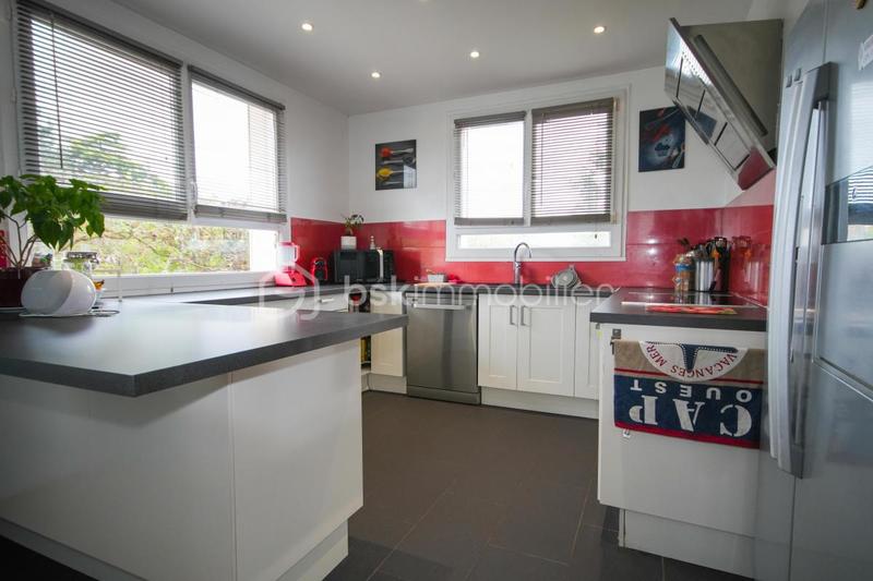 Maison - 150 m² - 8 pièces