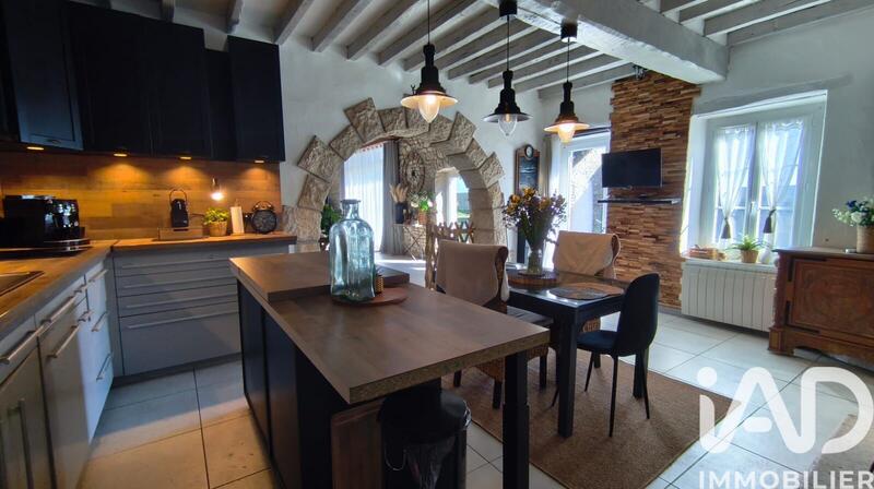 Maison - 200 m² - 5 pièces