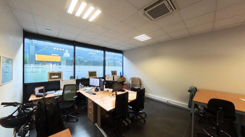 Local d'activités - 318 m²