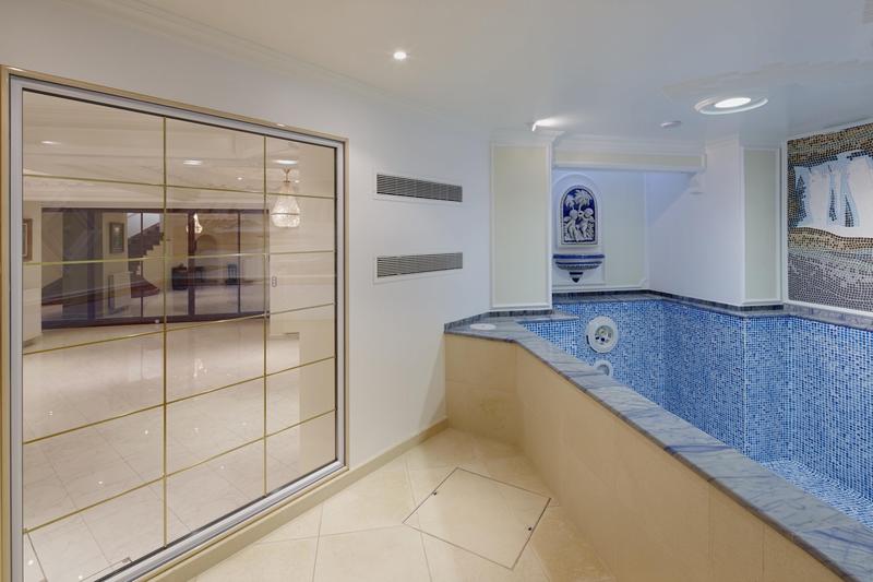 Maison - 296 m² - 10 pièces