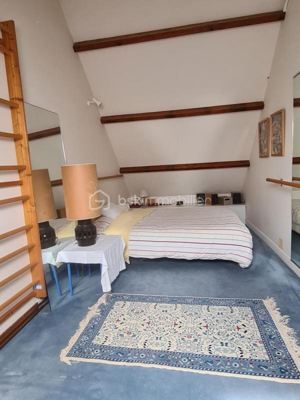 Maison - 250 m² - 11 pièces