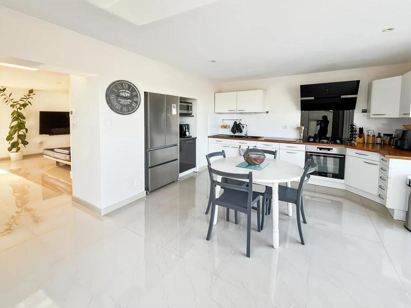 Villa - 190 m² - 5 pièces