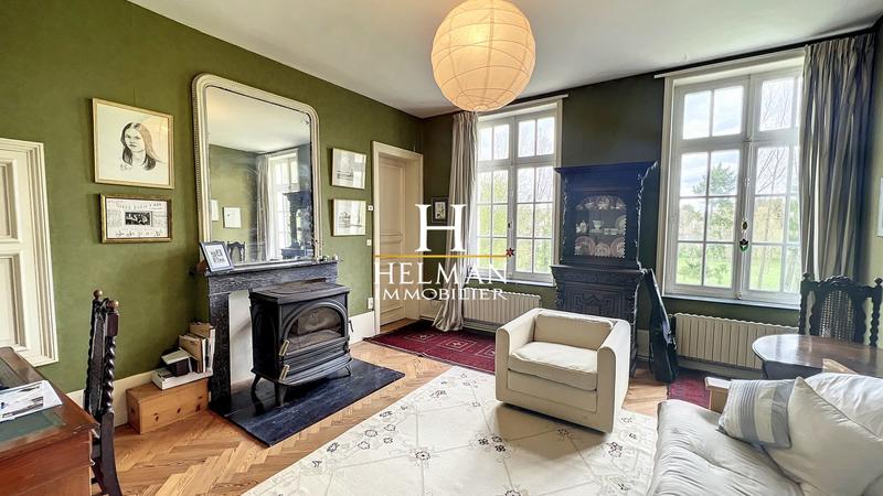 Maison - 319 m² - 9 pièces