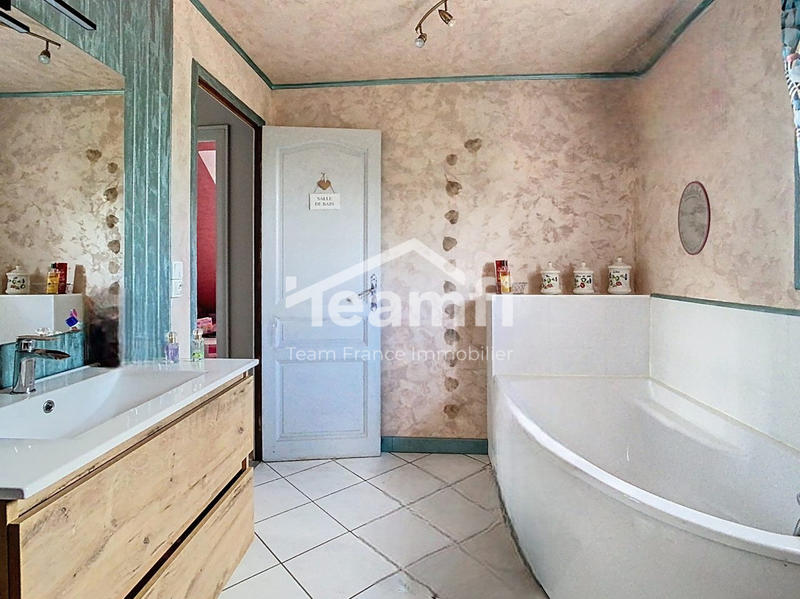 Maison - 121 m² - 6 pièces