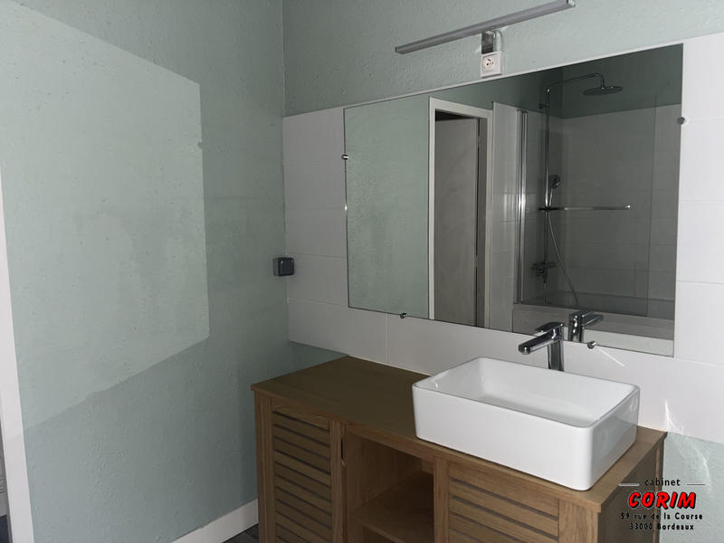 Appartement - 77 m² - 2 pièces