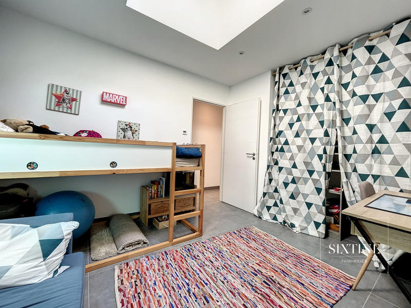 Appartement - 80 m² - 4 pièces