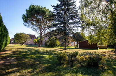 Maison - 400 m² - 14 pièces