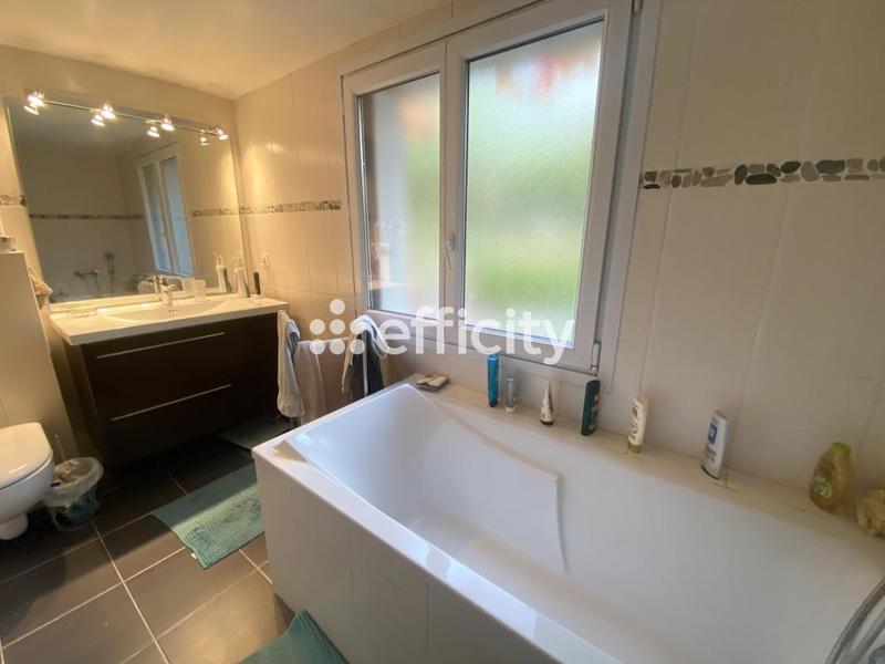 Pavillon - 130 m² - 6 pièces