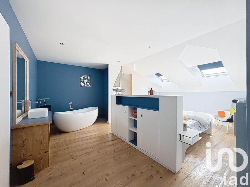 Maison - 272 m² - 8 pièces