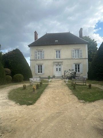 Maison - 190 m² - 8 pièces