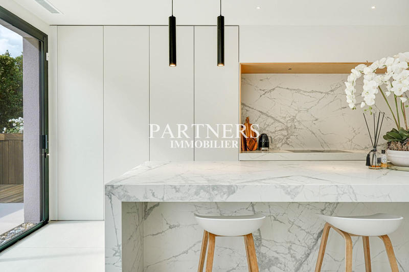 Maison contemporaine - 350 m² - 6 pièces